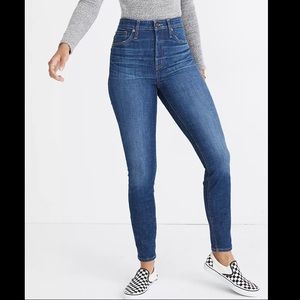 Madewell Curvy High Rise Skinny Jean in Moreaux Wash, size 26. EUC